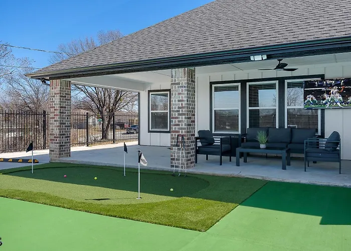 Pickleball Hottub Minigolf With Downtown Worth Views! * Fort Worth