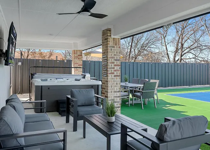 Vakantiehuis Pickleball Hottub Minigolf With Downtown Worth Views!